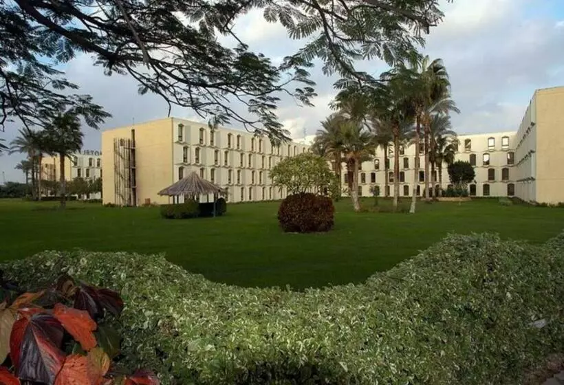 اتاق استاندارد با چشمانداز باغ, Le Passage Cairo Hotel & Casino