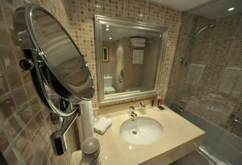 اتاق لوکس با چشمانداز باغ, Le Passage Cairo Hotel & Casino