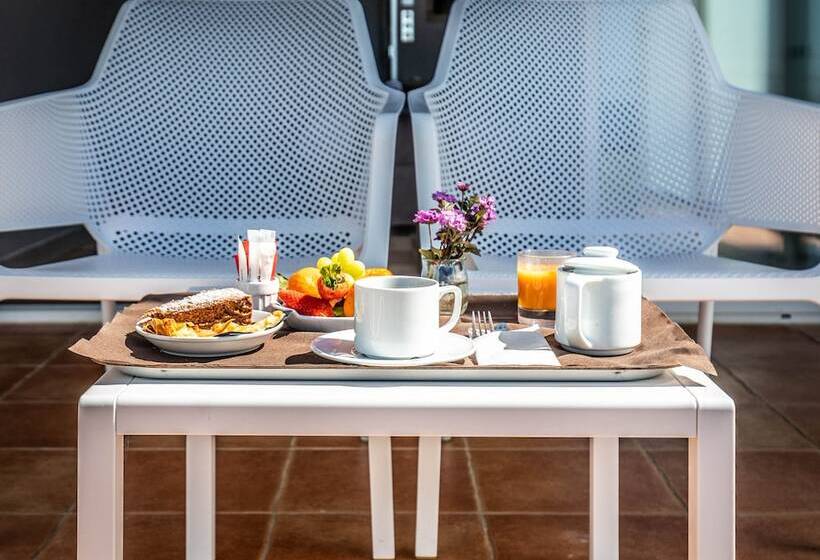 オーシャンビュースタンダードルーム, Cala Di Sole