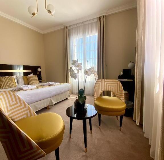 デラックスルーム, Carlton