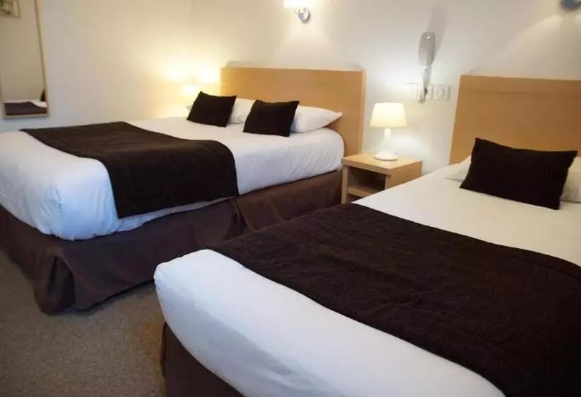 Standard Kolmen Hengen Huone, Hôtel De La Rhune