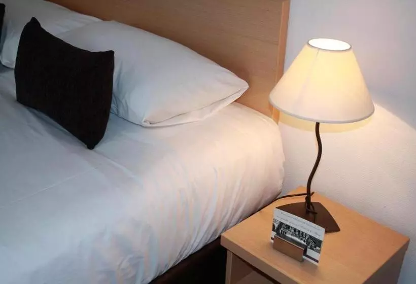 Standard Kolmen Hengen Huone, Hôtel De La Rhune