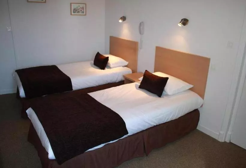 Standard Neljän Hengen Huone, Hôtel De La Rhune