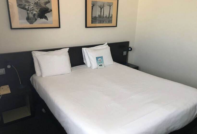 Номер Стандарт, Kyriad Hôtel Orly Aéroport Athis Mons