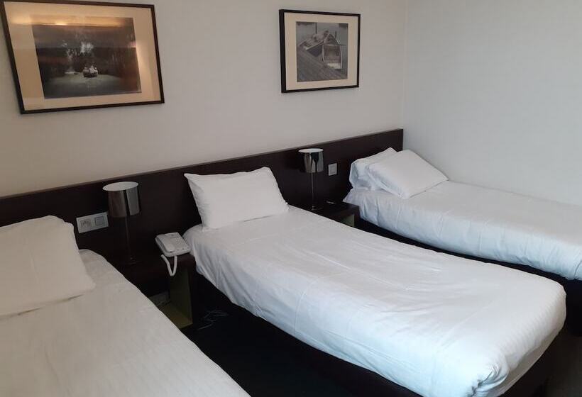 Номер Стандарт, Kyriad Hôtel Orly Aéroport   Athis Mons