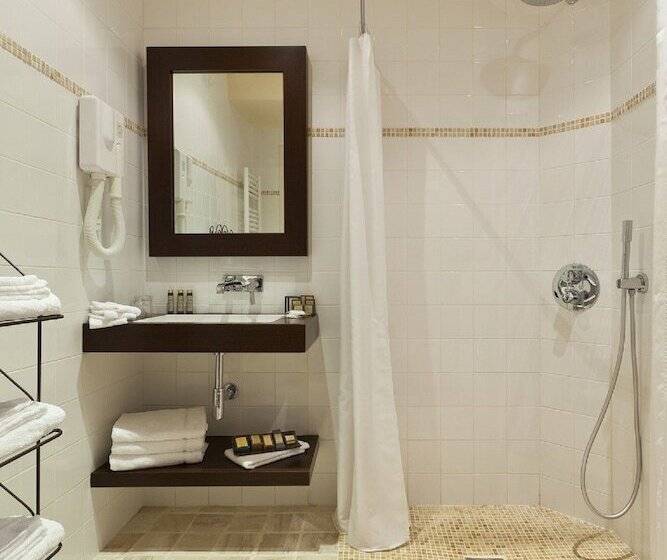 اتاق کلاسیک یک تخته, Le Clos Medicis