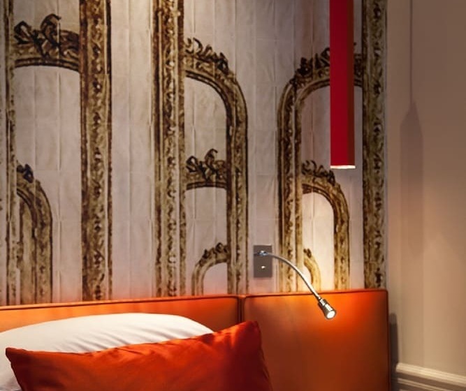 اتاق لوکس, Le Clos Medicis