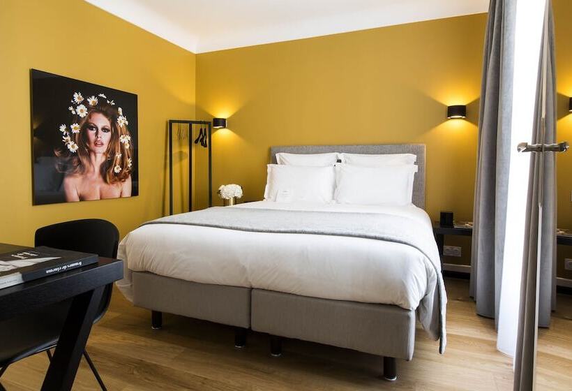 اتاق سوپریور با بالکن, Hôtel Mathis Elysées