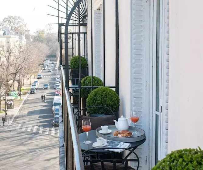 سوییت جونیور با بالکن, Hôtel Mathis Elysées