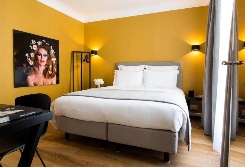 اتاق سوپریور با بالکن, Hôtel Mathis Elysées