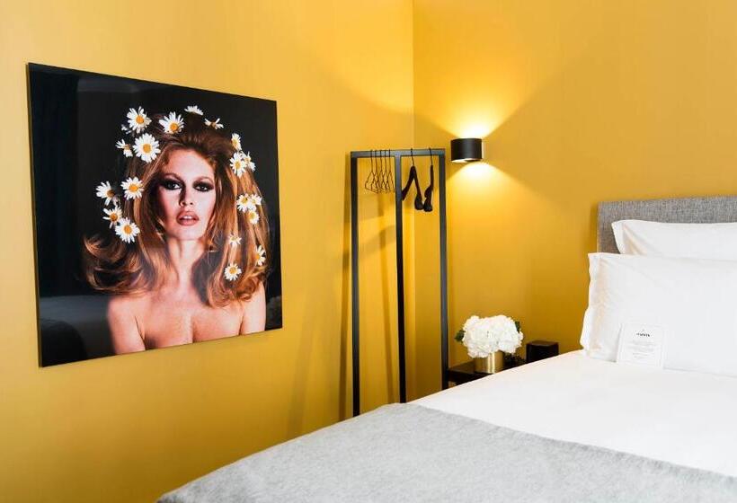 اتاق سوپریور با بالکن, Hôtel Mathis Elysées