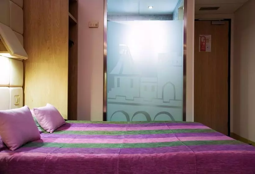 Quarto standart individual, Espace Cite