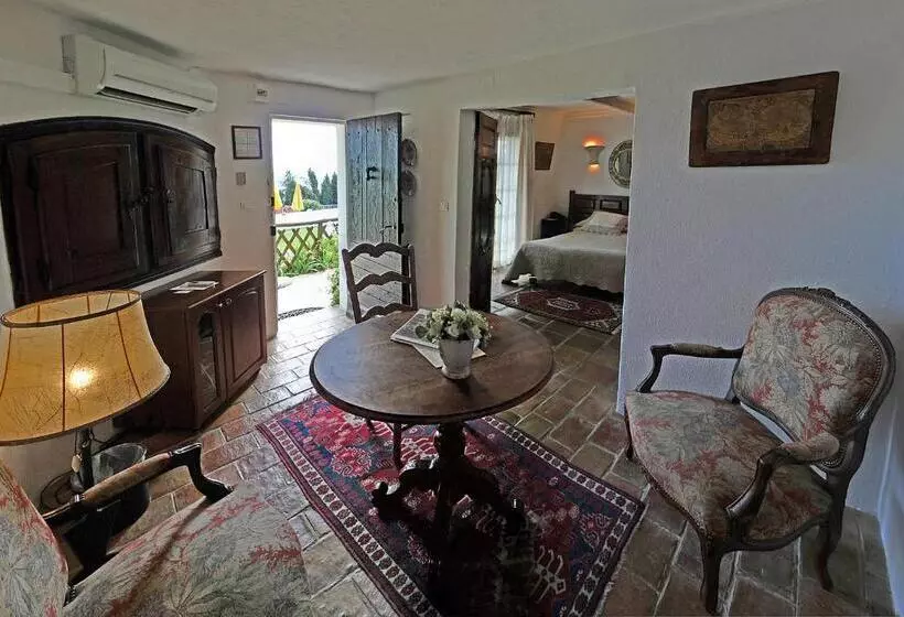 سوئیت 2 خوابه, Le Hameau