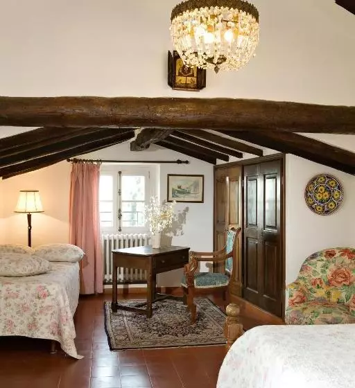 اتاق کلاسیک چهارنفره, Le Hameau
