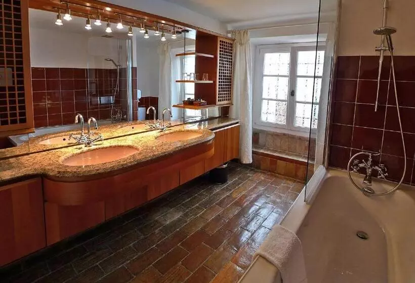اتاق سوپریور, Le Hameau