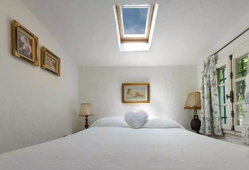 اتاق راحتی, Le Hameau