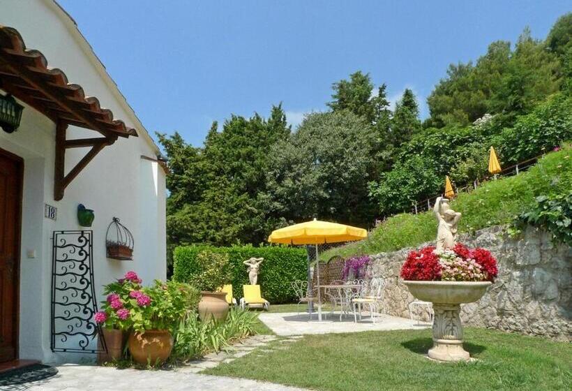 带露台的小型套房, Le Hameau