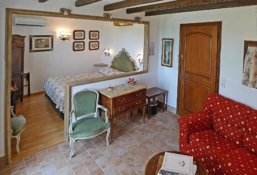 带露台的小型套房, Le Hameau