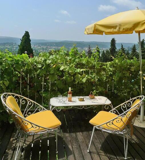 带露台的小型套房, Le Hameau