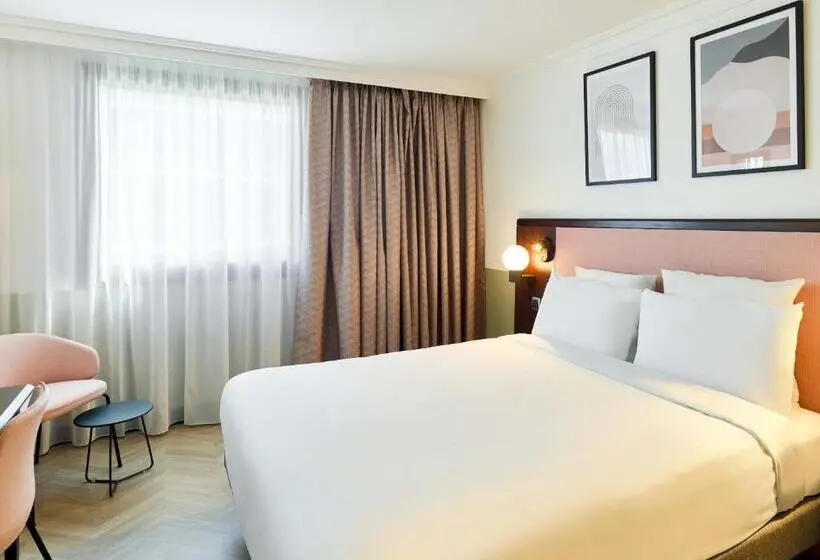 スーペリアールーム, B&b Hotel Saint-Quentin-en-Yvelines Centre Gare 4 étoiles