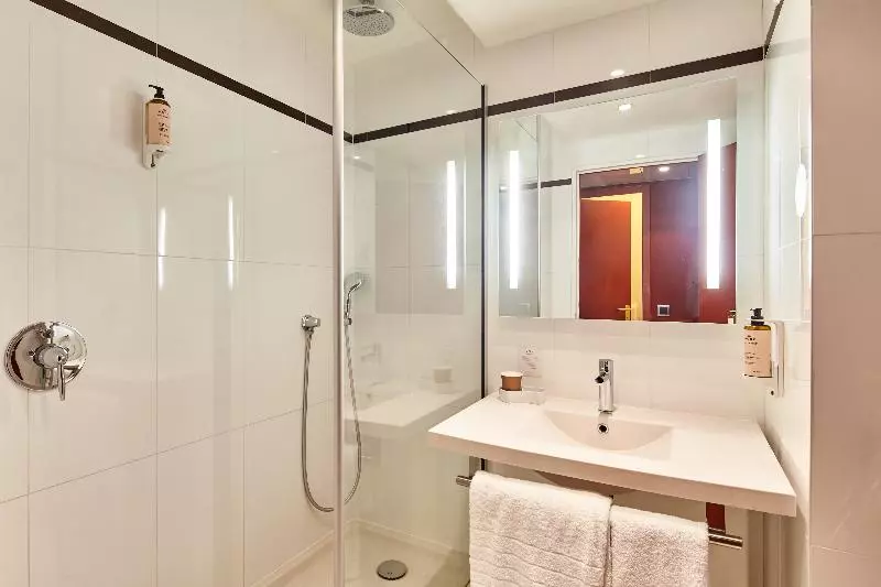 Standard Room, B&B HOTEL St Quentin en Yvelines Centre