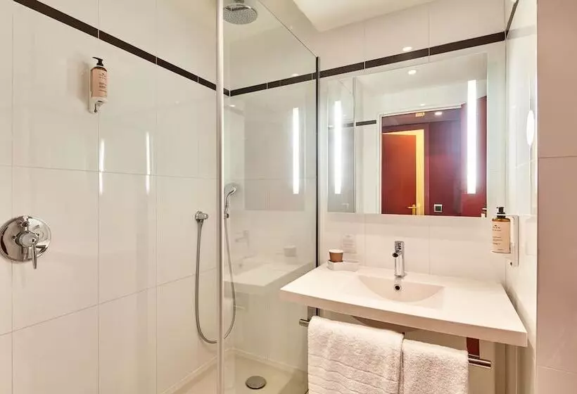 Standard Room, B&B HOTEL St Quentin en Yvelines Centre