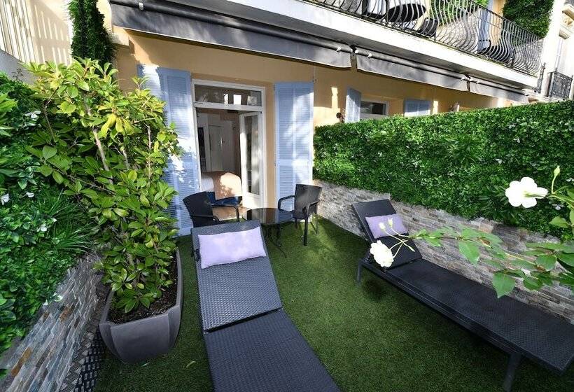 标准房带园景, De Provence