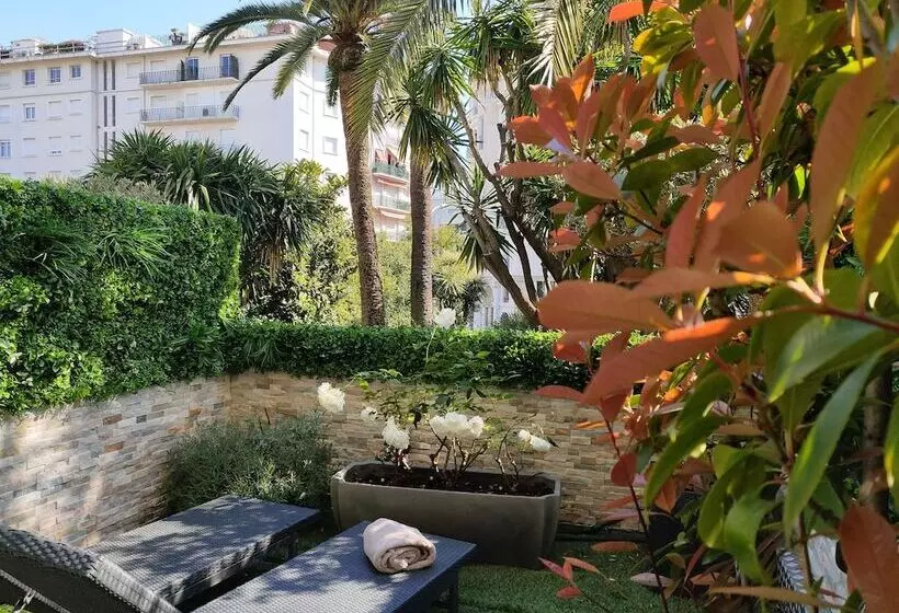 اتاق استاندارد با چشم‌انداز باغ, De Provence