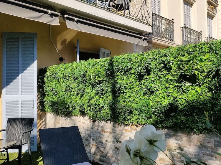 标准房带园景, De Provence