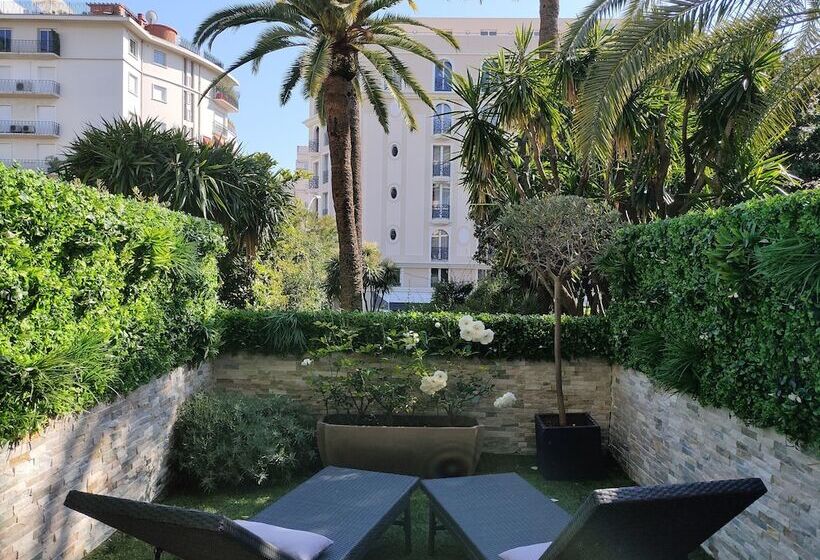 标准房带园景, De Provence