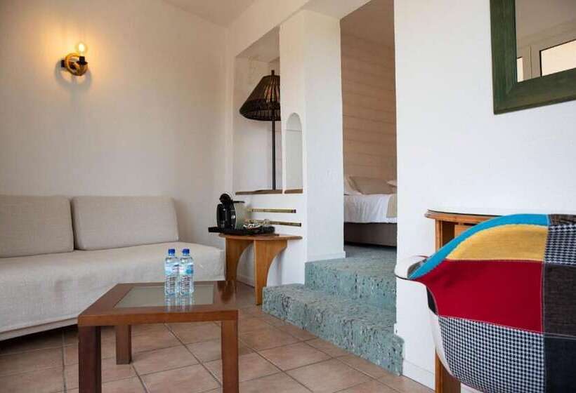 جناح جونيور مطلّ علي البحر, Grand Hôtel Du Lido