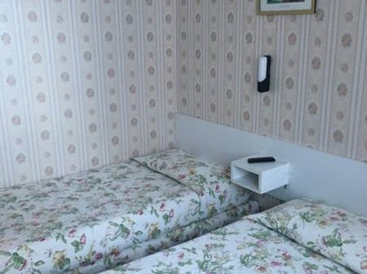 スタンダードトリプルルーム, Green Park Hotel Paris