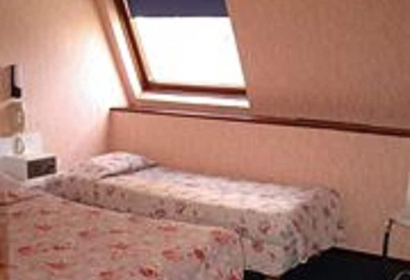 اتاق استاندارد سه نفره, Green Park Hotel Paris
