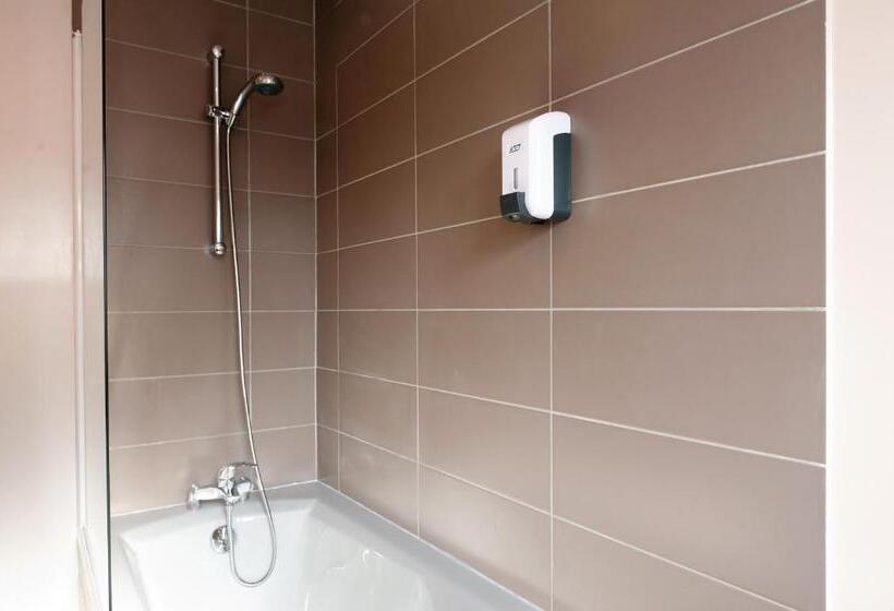 Family Room, Odessa Montparnasse