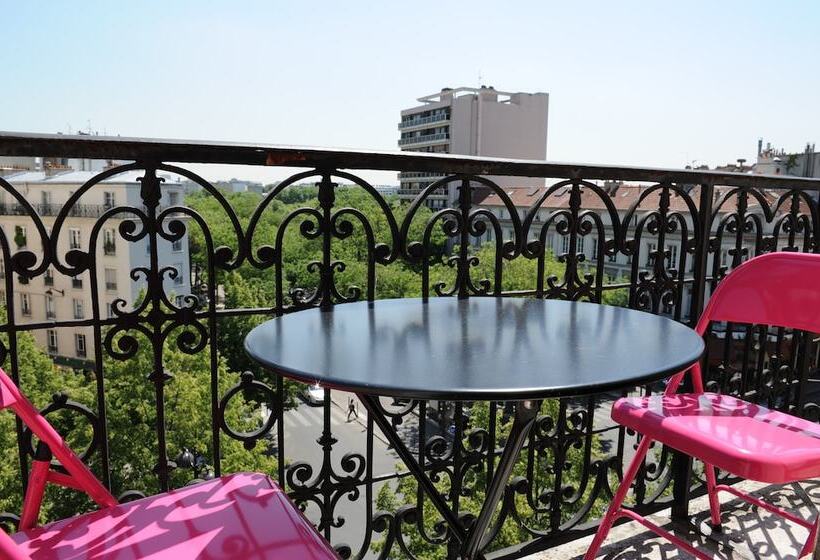 Comfort Room, Odessa Montparnasse