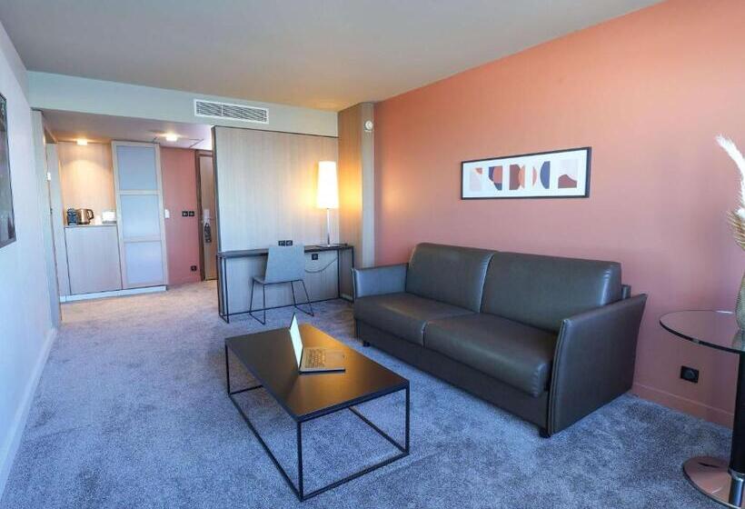 سوئیت جونیور با تخت بزرگ, Pullman Bordeaux Lac