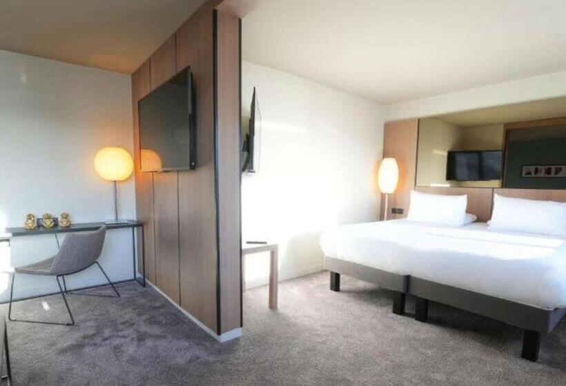 سوئیت جونیور با تخت بزرگ, Pullman Bordeaux Lac