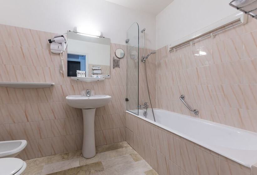 اتاق استاندارد یک نفره, Ruc Hôtel Cannes