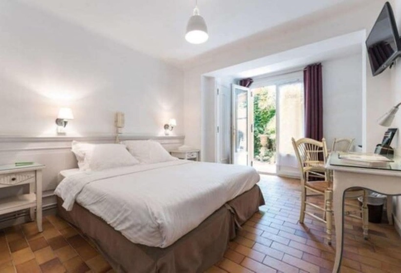 Quarto Triplo Superior, Ruc Hôtel Cannes