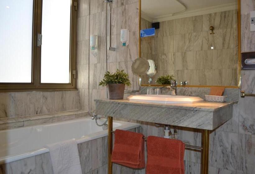 标准间, Saint Ferreol