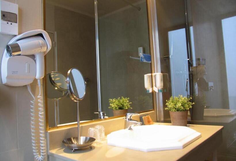 标准间, Saint Ferreol