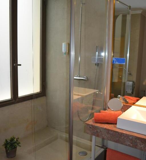 标准间, Saint Ferreol