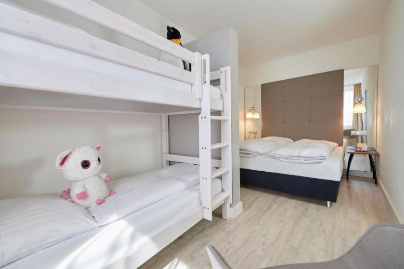 Семейный Номер, Amadeus