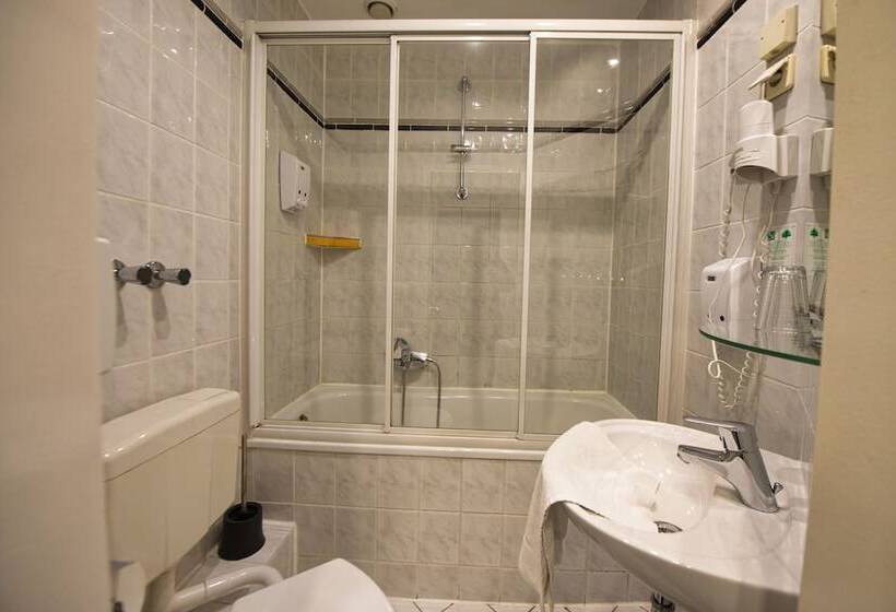 اتاق اکونومی, Art Hotel Charlottenburger Hof Berlin