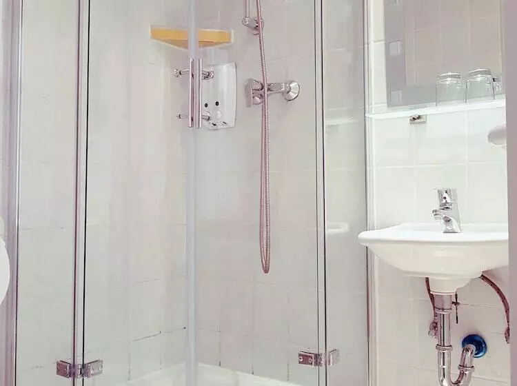 اتاق اکونومی, Art Hotel Charlottenburger Hof Berlin
