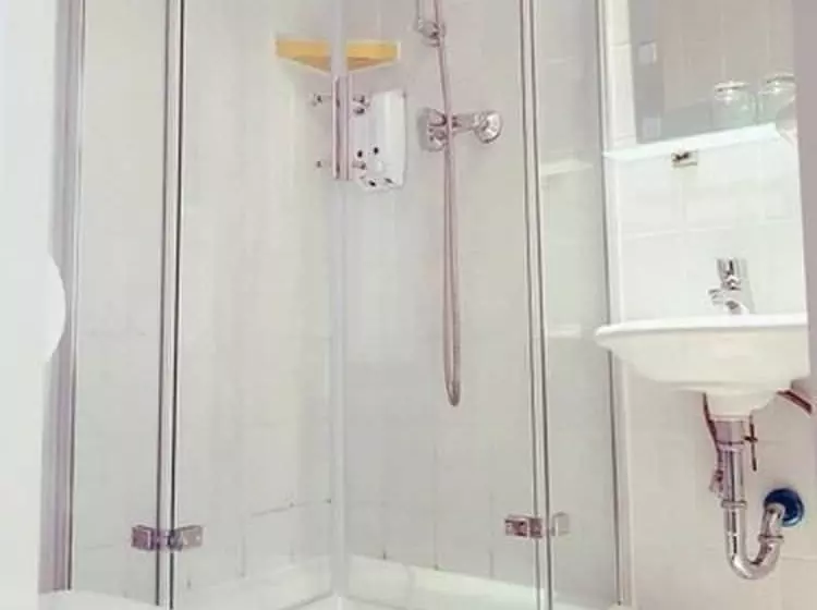 اتاق استاندارد یک نفره, Art Hotel Charlottenburger Hof Berlin
