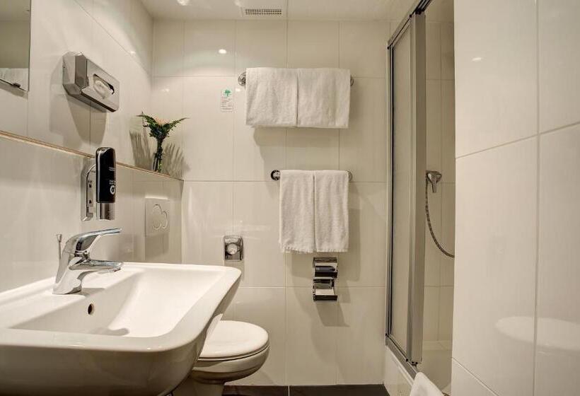 标准三人间, Boutique 003 Köln Am Dom, Trademark Collection By Wyndham