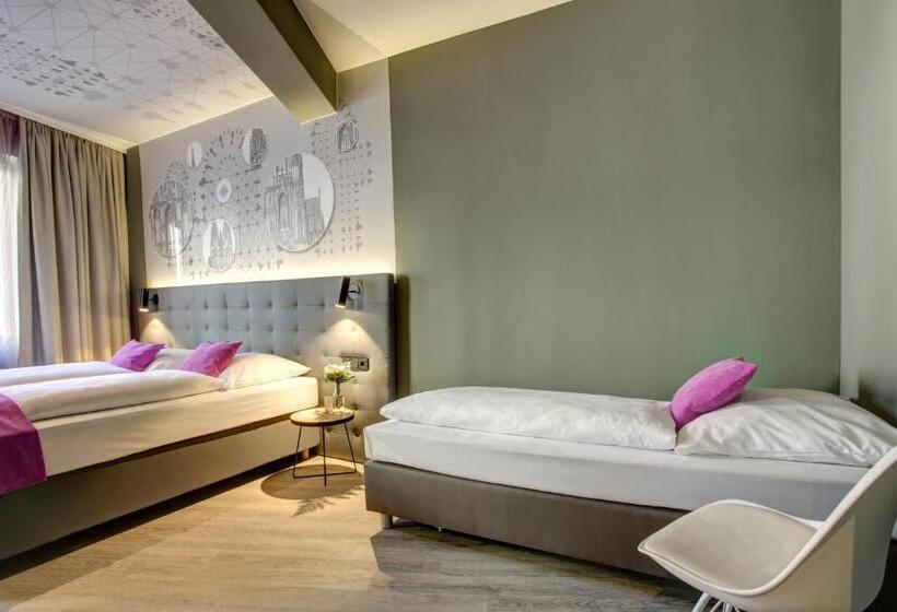 标准三人间, Boutique 003 Köln Am Dom, Trademark Collection By Wyndham