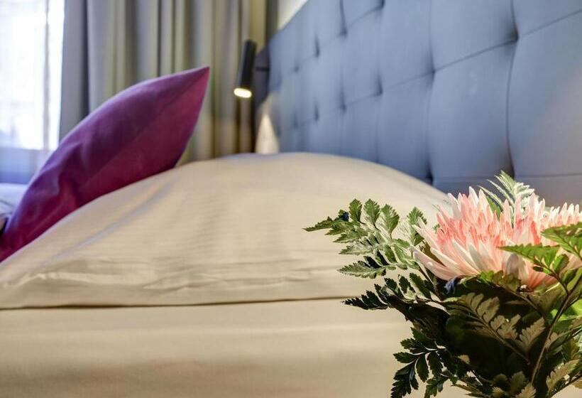 标准单人间共用浴室, Boutique 003 Köln Am Dom, Trademark Collection By Wyndham