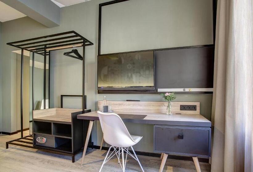 标准单人间共用浴室, Boutique 003 Köln Am Dom, Trademark Collection By Wyndham